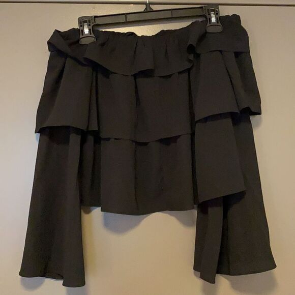 STOREE Ruffle Off the Shoulder Top - Picture 3 of 4